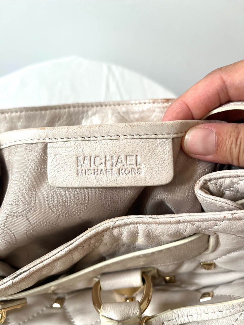 Michael Kors Hamilton Quilted Cream Leather Satchel with Gold Studs - Picture 15 of 16